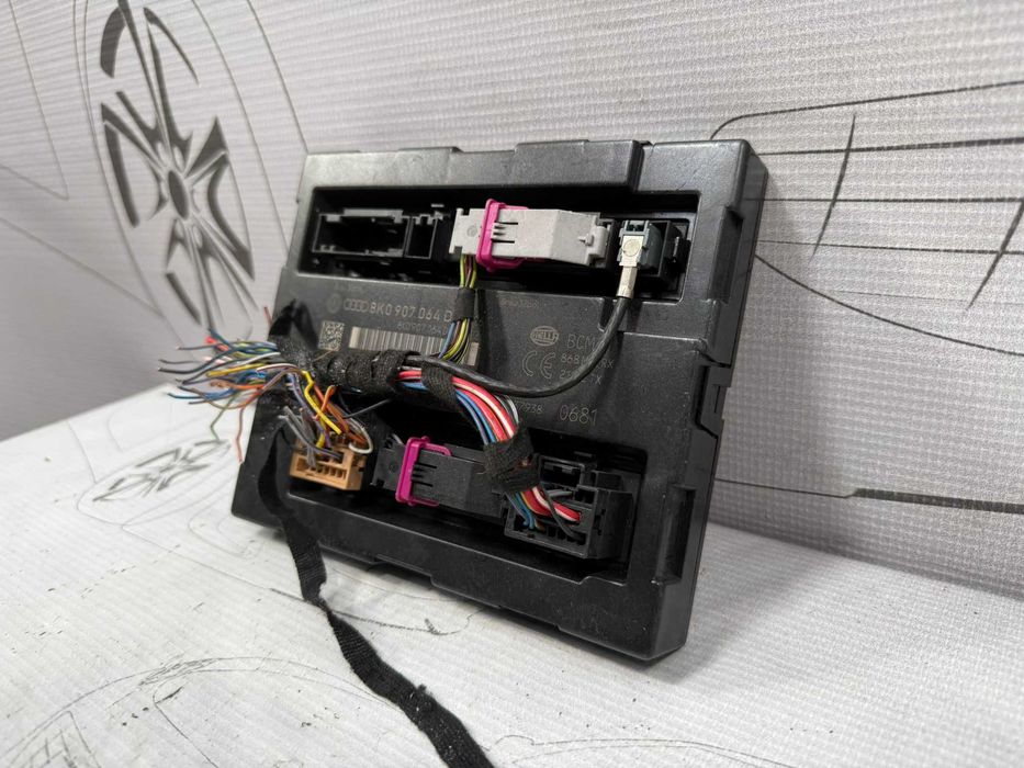 Modul confort BCM2 Audi A4 S4 B8 8K COD: 8K0907064DC 2010 / [2008-2015] / (5B2)