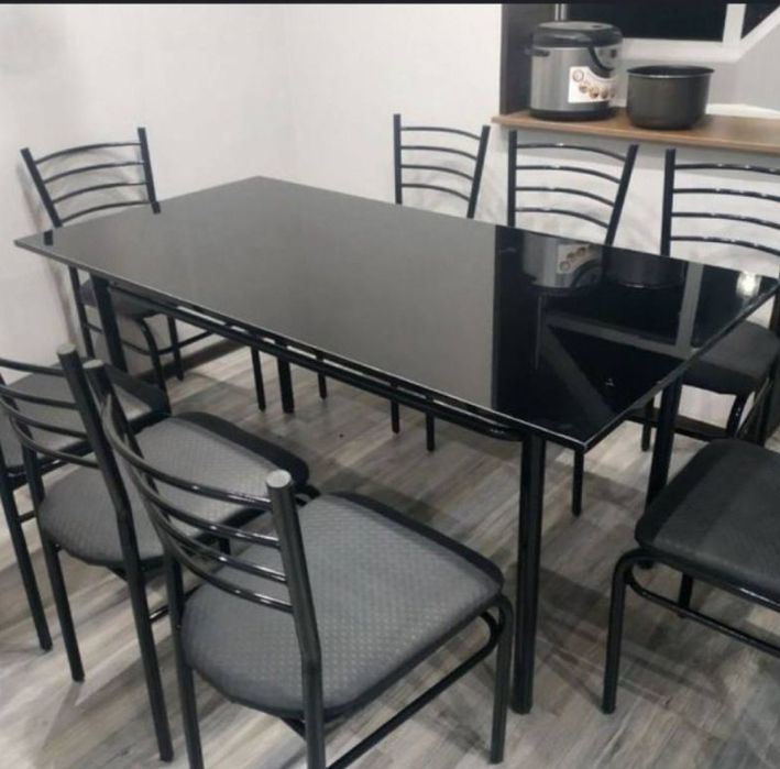 Mebel.  Oshxona uchun stol va stullar