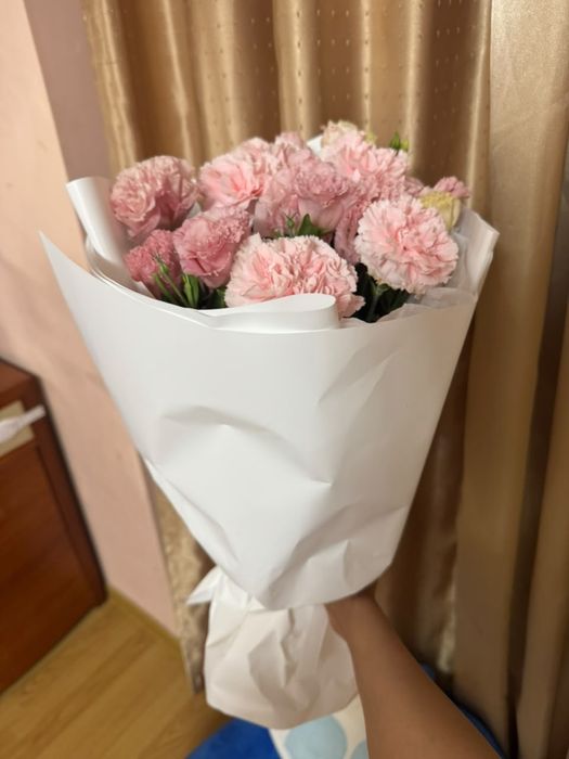 Цветы гортенция и розы