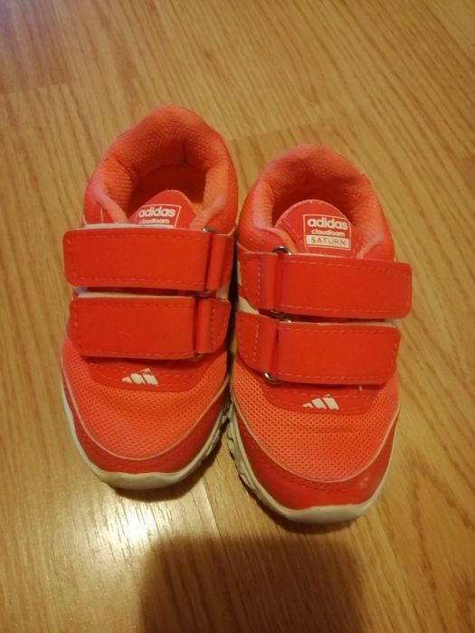 Adidas cloudfoam Saturn
