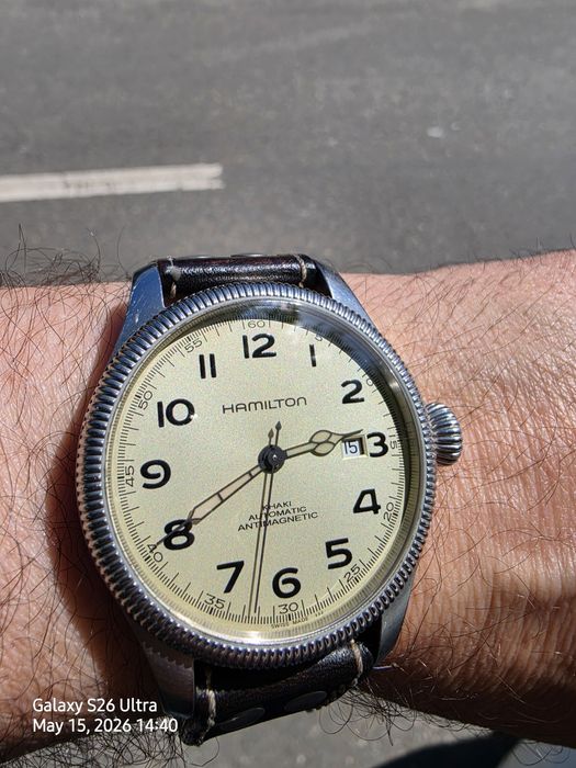 Hamilton Khaki Field 42 mm automatic ieșit din producție 
Pioneer Automatique 42mm