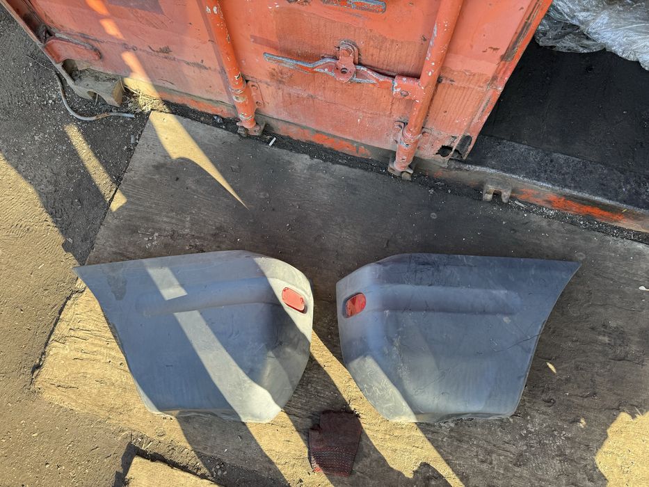 Задний бампер на Toyota RAV4