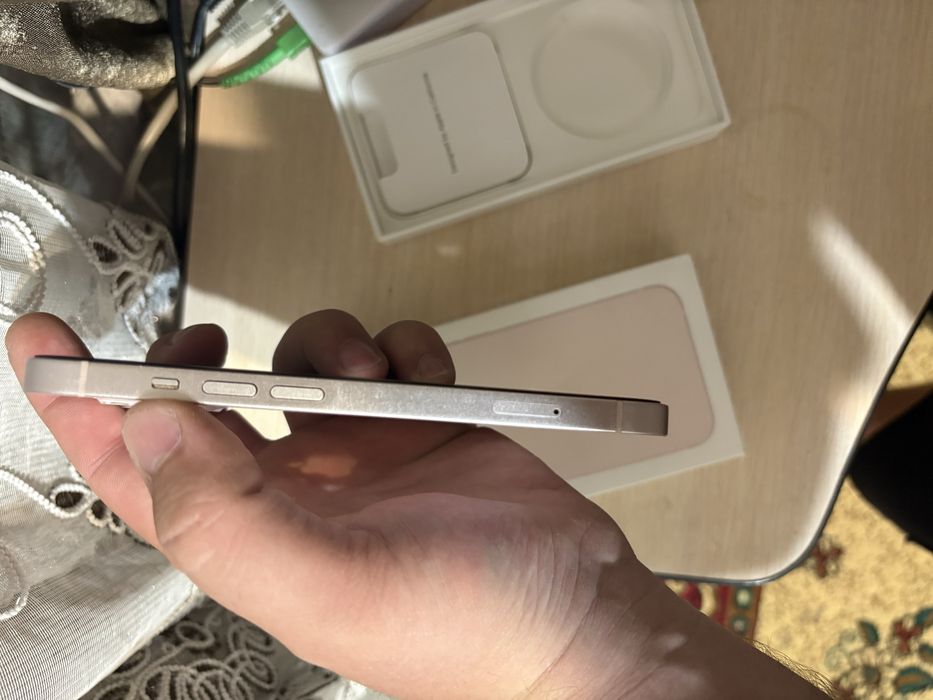 Продам iphone 13 128gb