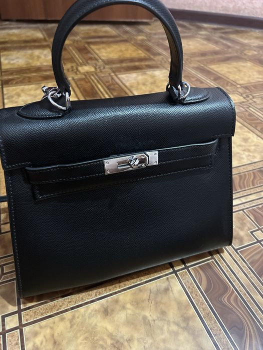 сумка черного цвета