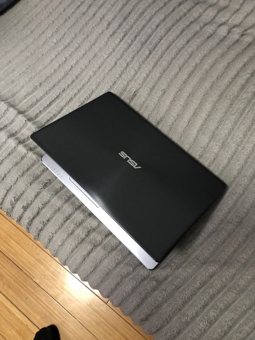 Asus продам рботает хорошо срочно