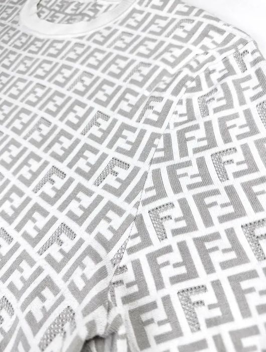 Fendi тениска ОРИГИНАЛНА!!