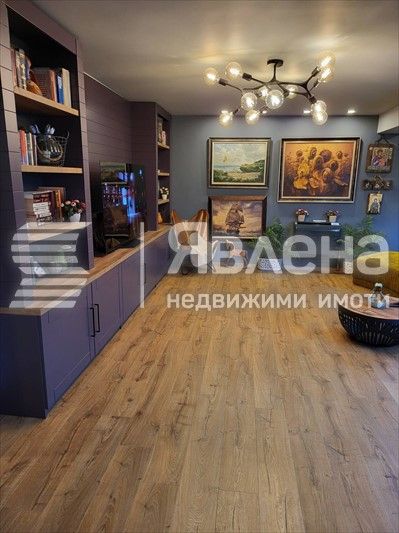 Продава се Многостаен апартамент в Несебър - 120 кв.м за 2075 €/кв.м - Снимка #2