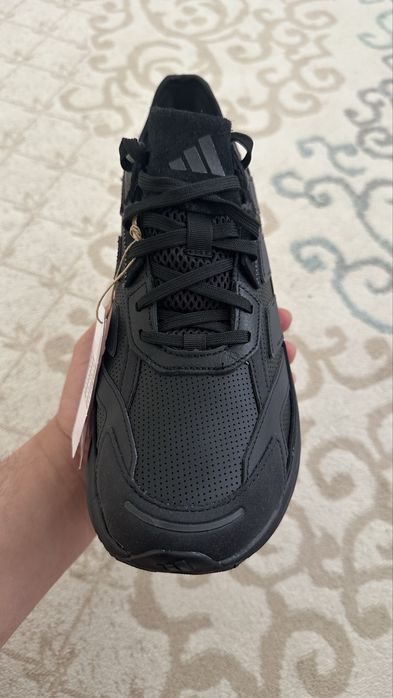 Адидас кроссовки