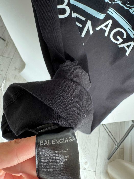 Tricou Balenciaga