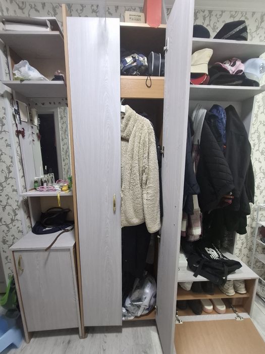 Продам прихожка шкаф