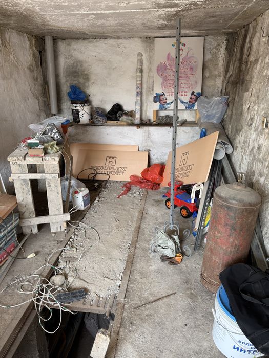 Срочно продаётся гараж в мкрн. Север