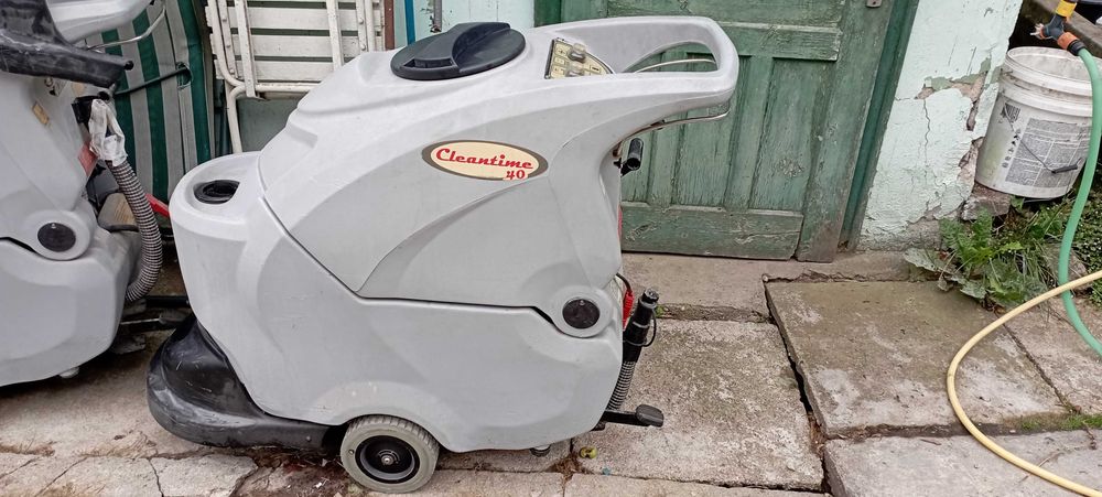 masini de curatat pardoseli, mocheta, covoare