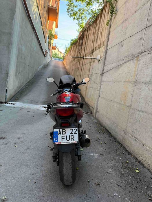 Vand motocicleta Honda CBF 600 + 2 Casti + Geaca moto
