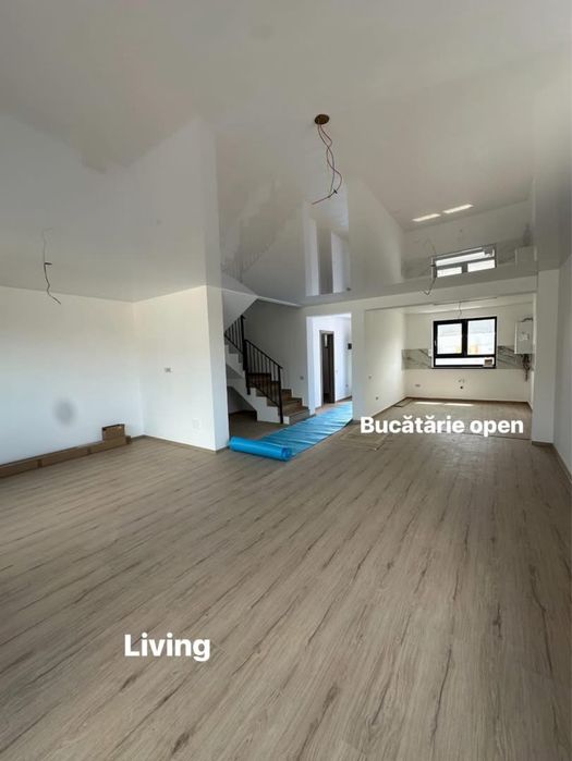 Casă tip duplex de vânzare – Cartier Izvor, Tărlungeni
