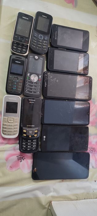 Телефоны на запчасти.