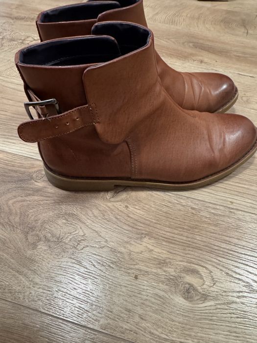 pantofi maro cu inchidere cu catarama