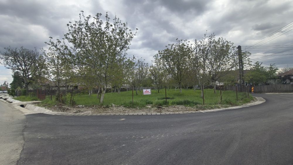 Casă + teren 1457 mp în Dărmănești – se vând împreună sau separat