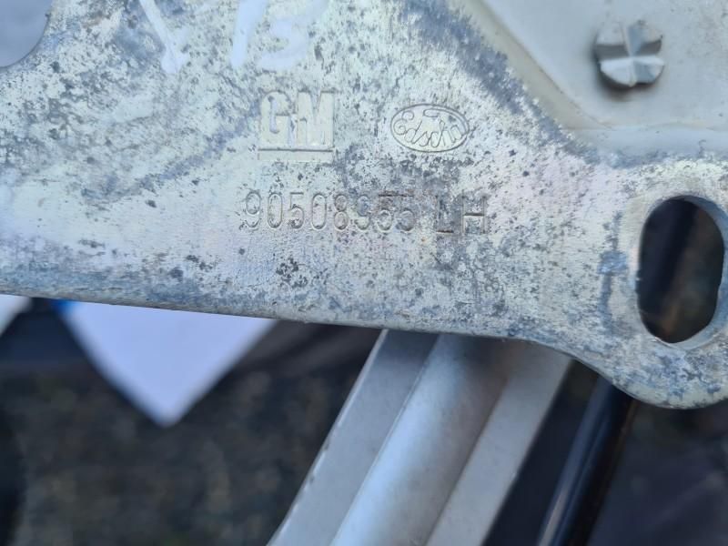 Balamele capota stanga dreapta Opel Vectra B