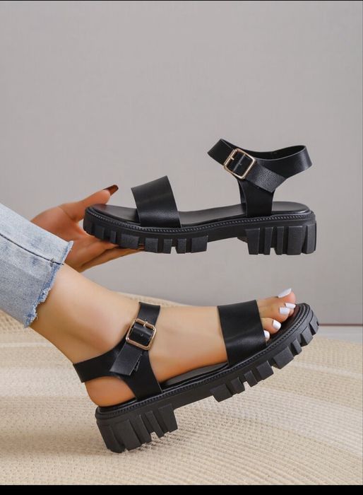 Много удобни и леки сандали