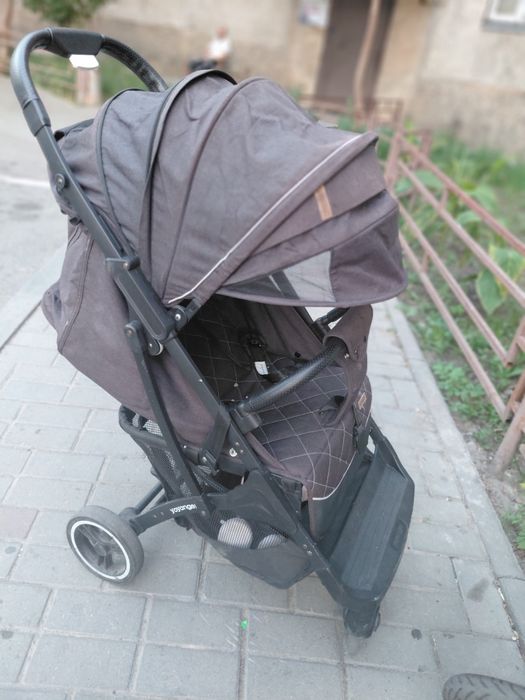 Детская прогулочная коляска