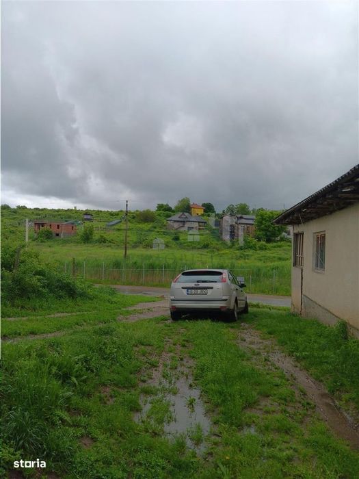 Manta Rosie  Hlincea Teren 616mp si Casa veche din caramida 81mp