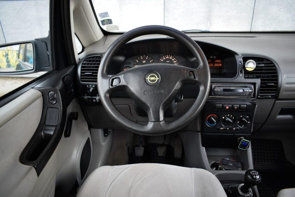 Opel zafira 1.8i