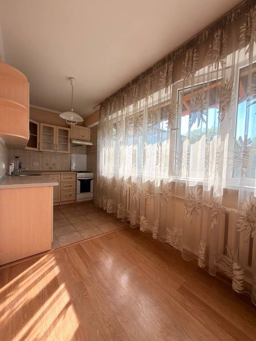 Продается 2 комнатная квартира ремонт ЦУМ, кафе Bon Мирабадский район