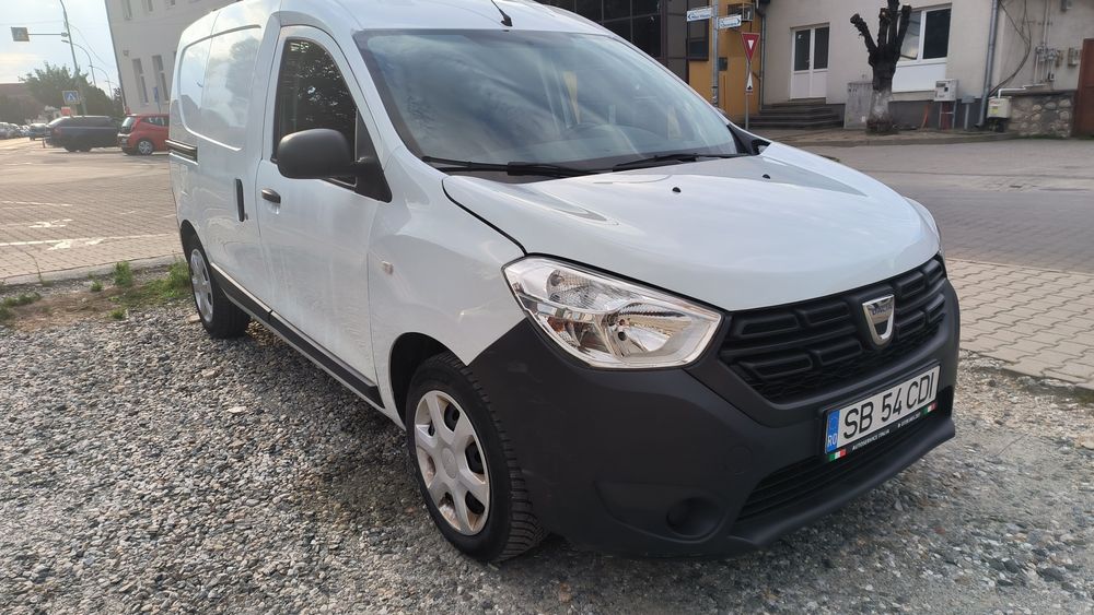 Vând Dacia dokker