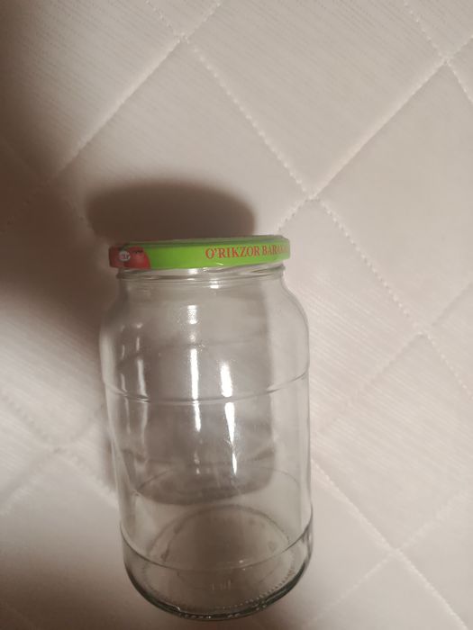 Продаются банки 100 штук