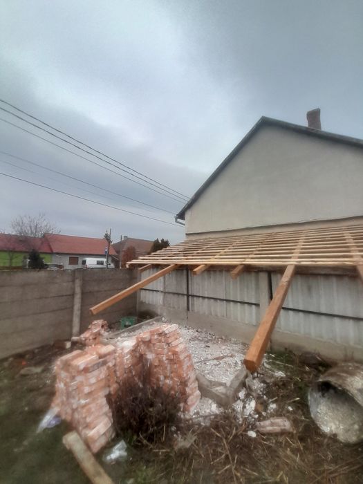 Executam acoperișuri și reparații de urgenta