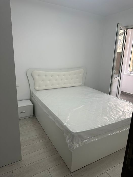 PROPRIETAR   vand apartament  in centru