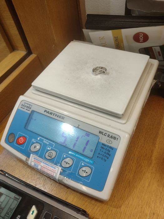 Cercei 18k cu diamante