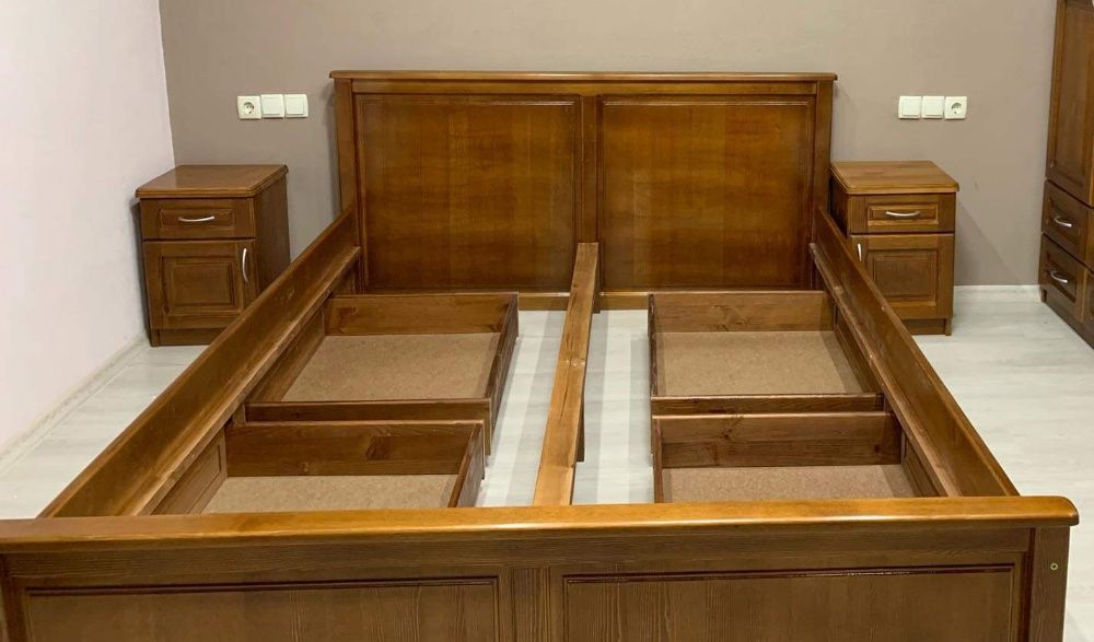 Легла и спални от масив, нощни шкафчета !