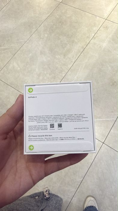 Наушники Airpods 4