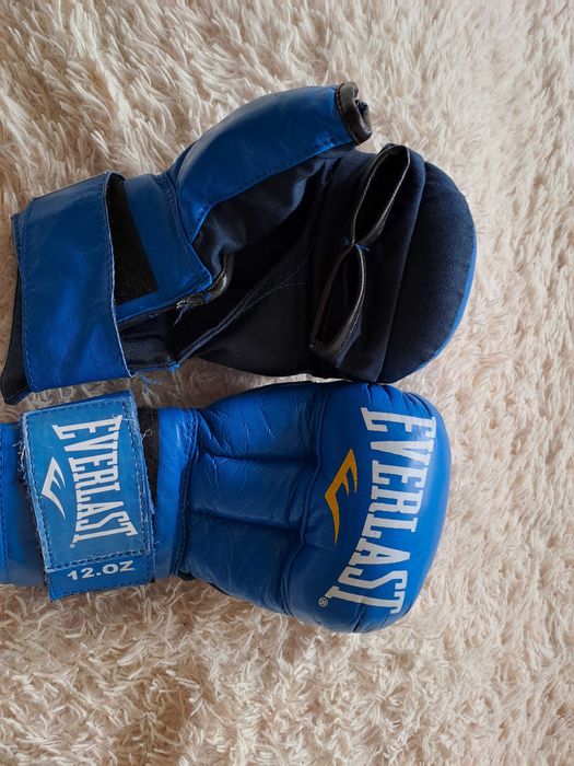 Боксерские перчатки с открытыми пальцами