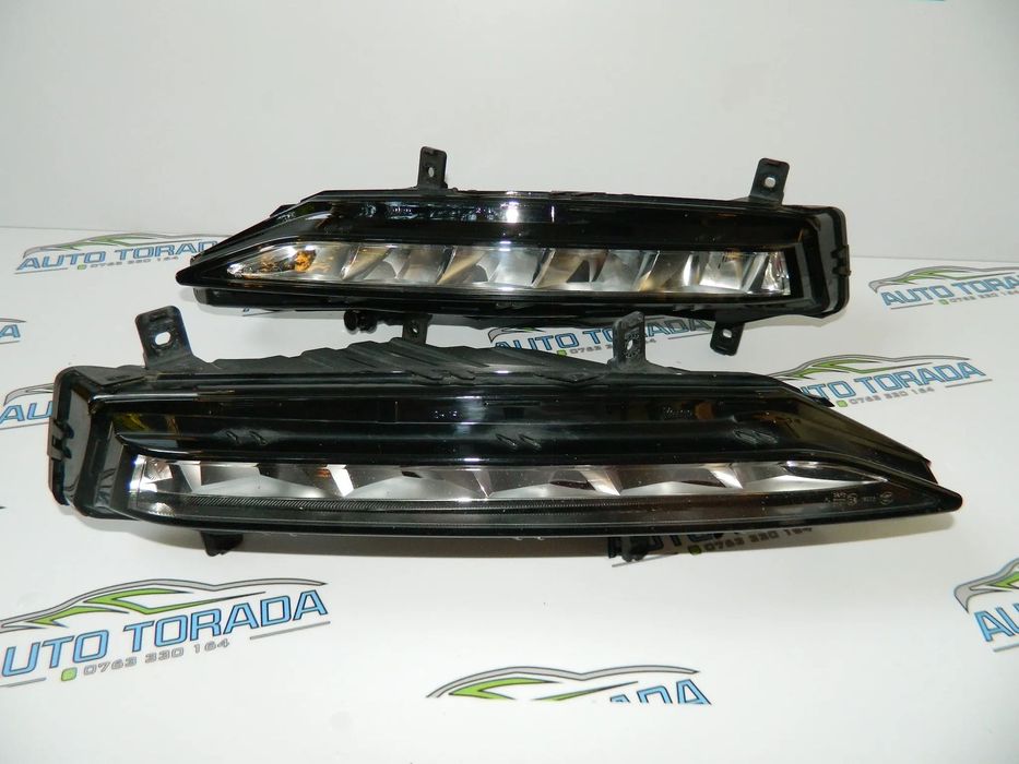 Proiector DRL LED stanga dreapta Skoda Superb model 2019 2020 2021 2022 2023 cod 3V0941700B, 3V0941699B