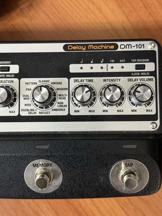 Продам гитарную примочку Boss DM-101 Delay Machine