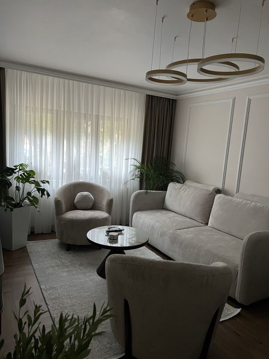 Vand apartament ( 3 camere )