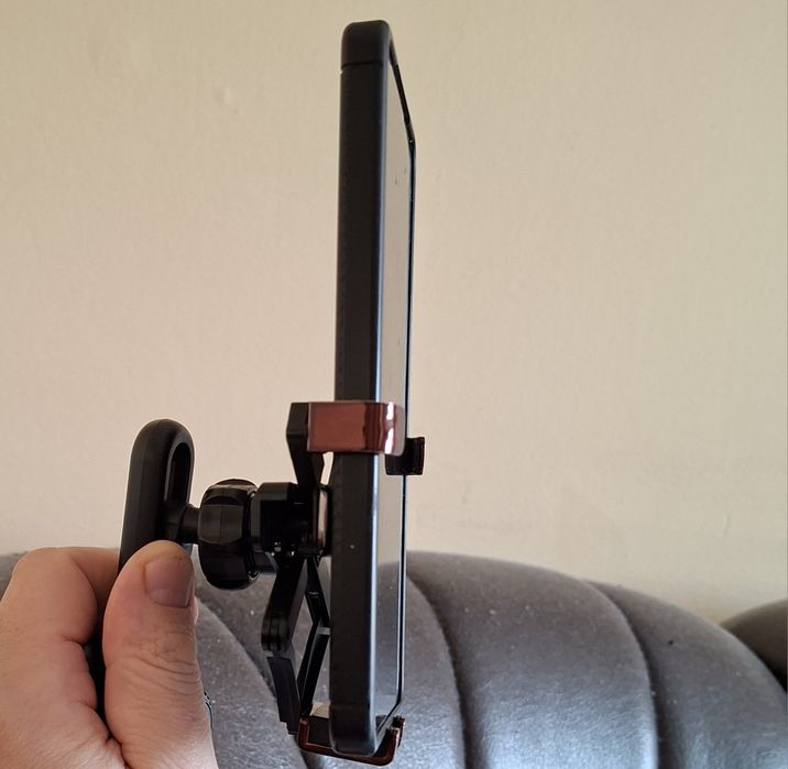 Стойка за телефон за кола