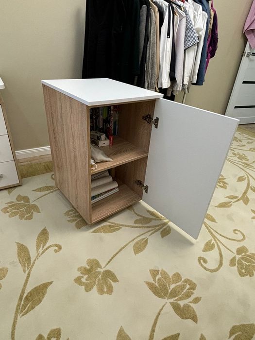 Шкафчик на колёсиках