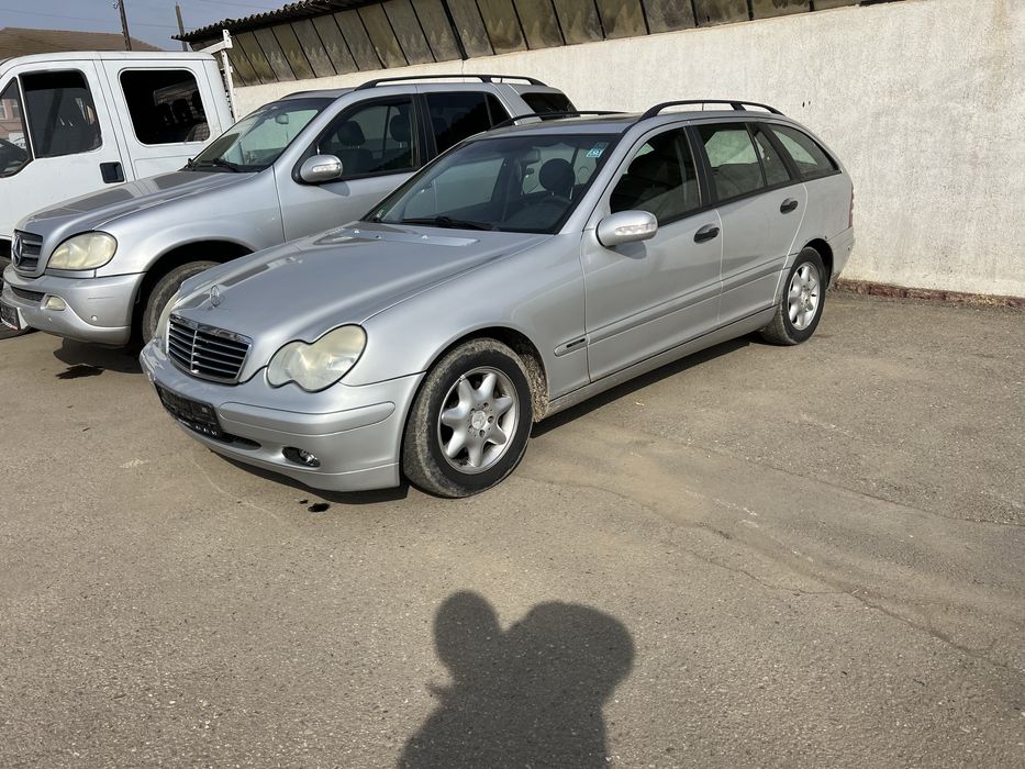 Capota ,bara,far,piese mercedes  C 220 cdi w203