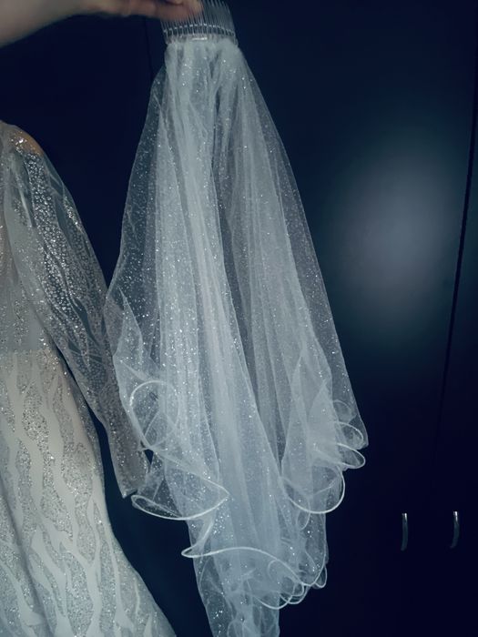 Rochie de mireasa cu trena in spate + voal