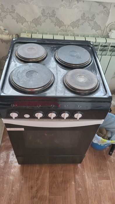 Продам электрическую плиту б/у