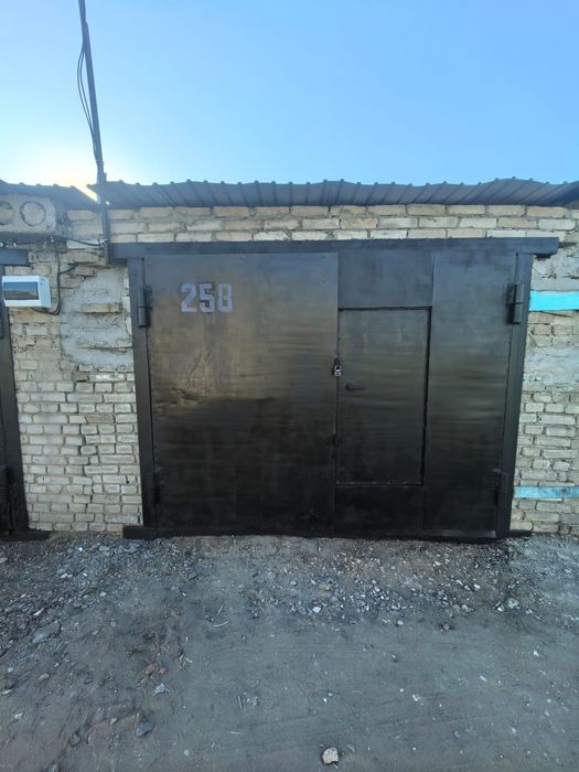 Продам три рядом стоящих теплых бокса