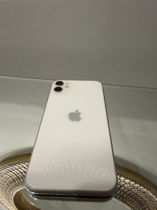Продам Айфон 11