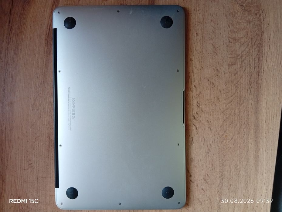 Продам MacBook air 11