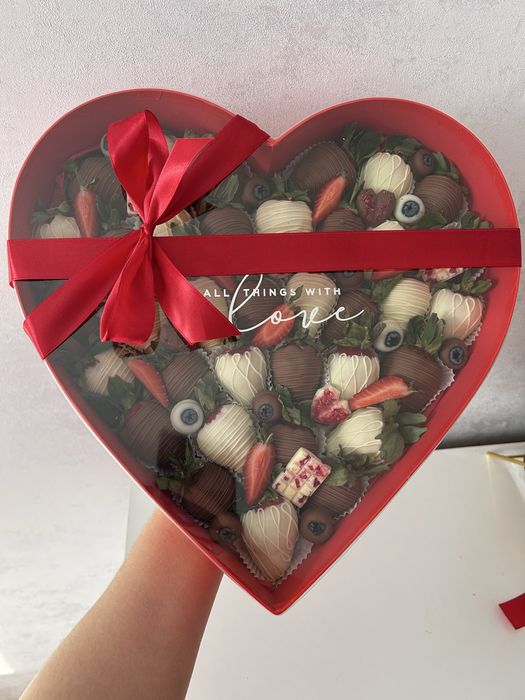 Клубника в шоколаде по предзаказу