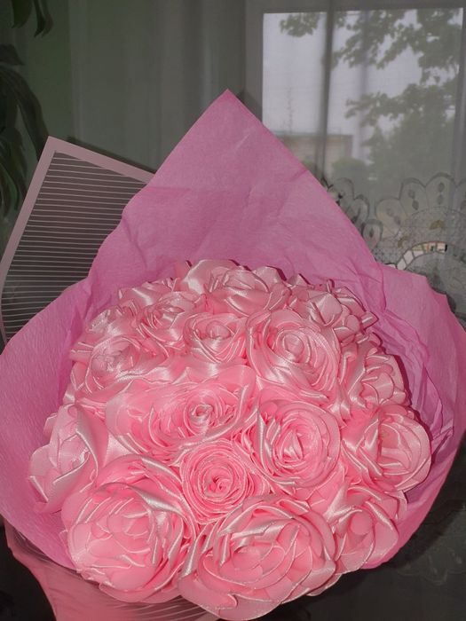 Букеты из атласных роз