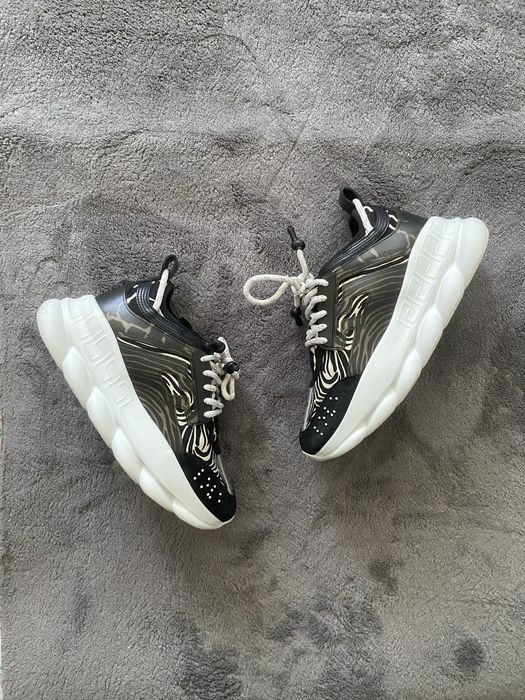 Versace chain reaction