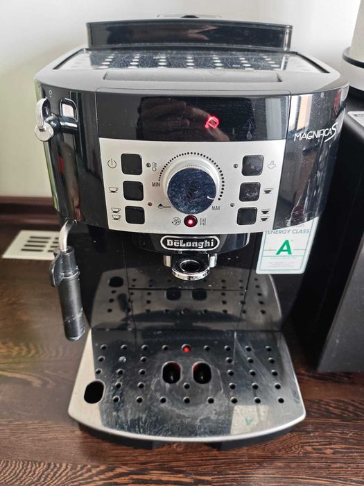 Кофемашина Delonghi Magnifica S